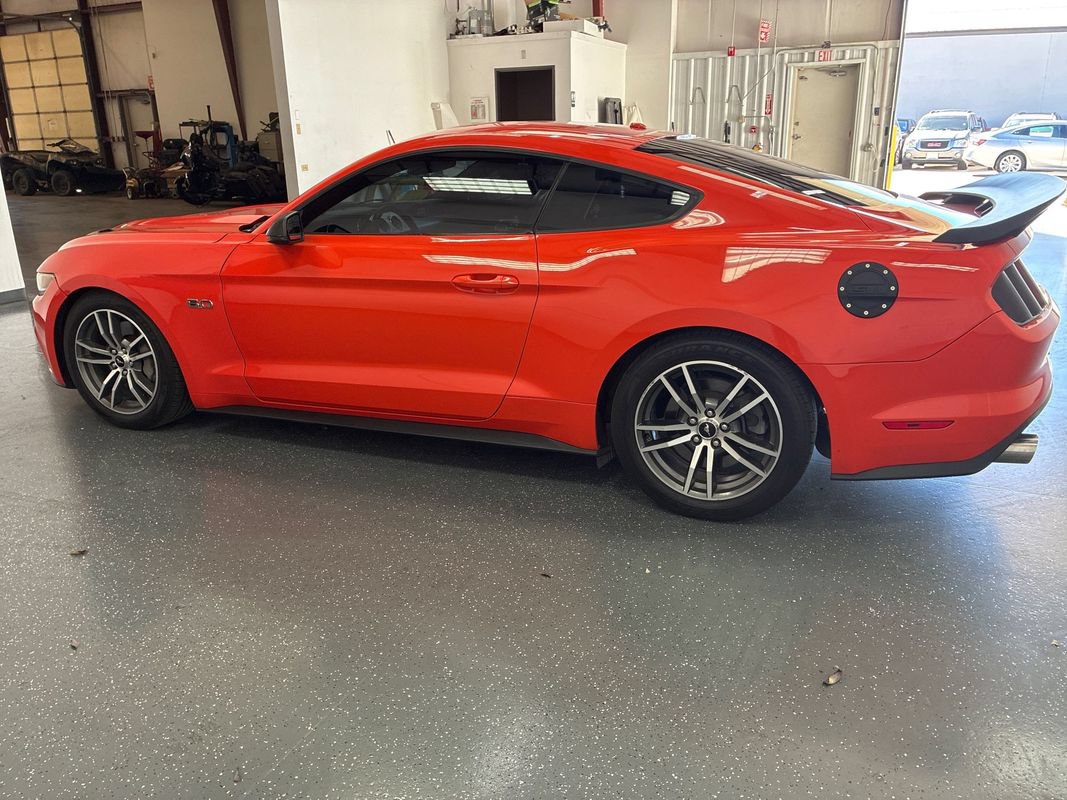 Used 2015 Ford Mustang GT RWD image 7