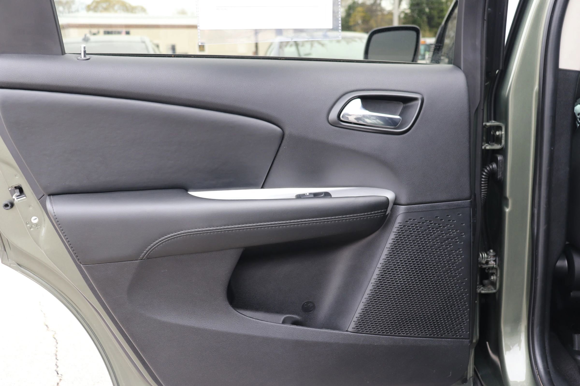 Used 2018 Dodge Journey SXT w/ Connectivity Group image 25