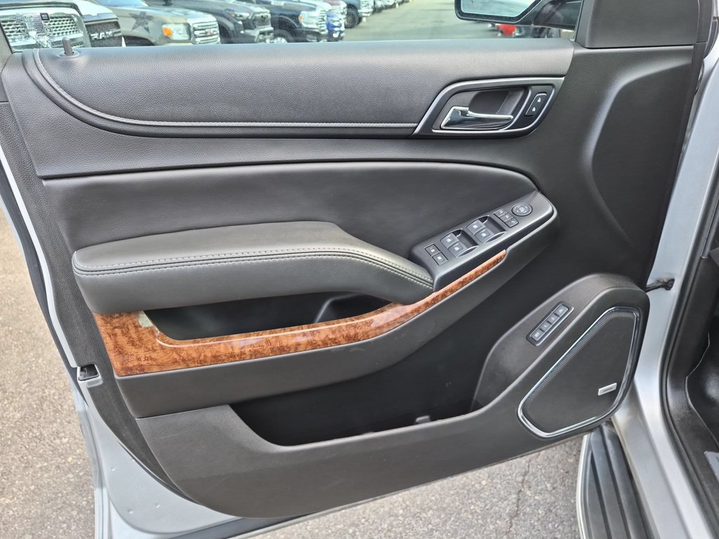 Used 2017 Chevrolet Suburban Premier AWD/4WD image 11