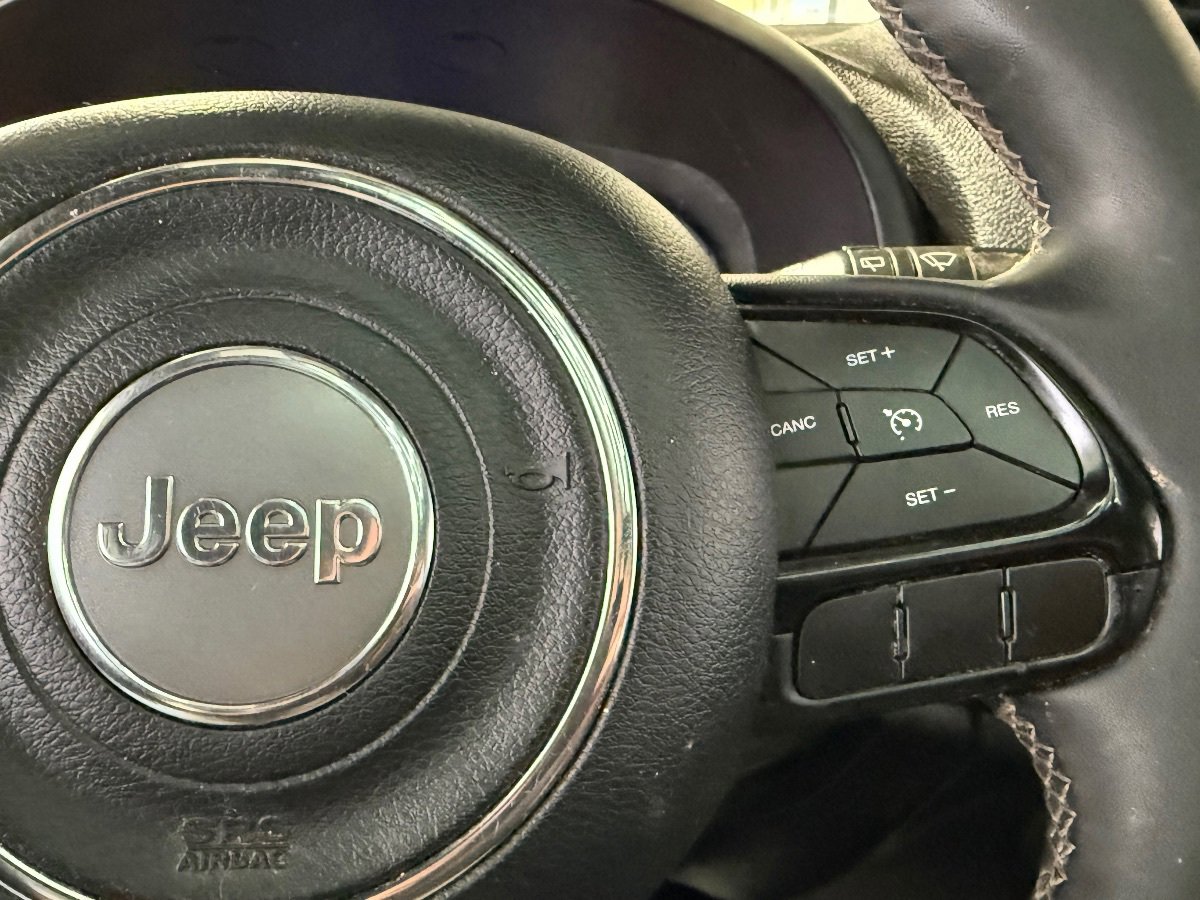 Used 2021 Jeep Renegade Latitude w/ Sun & Sound Group FWD image 12