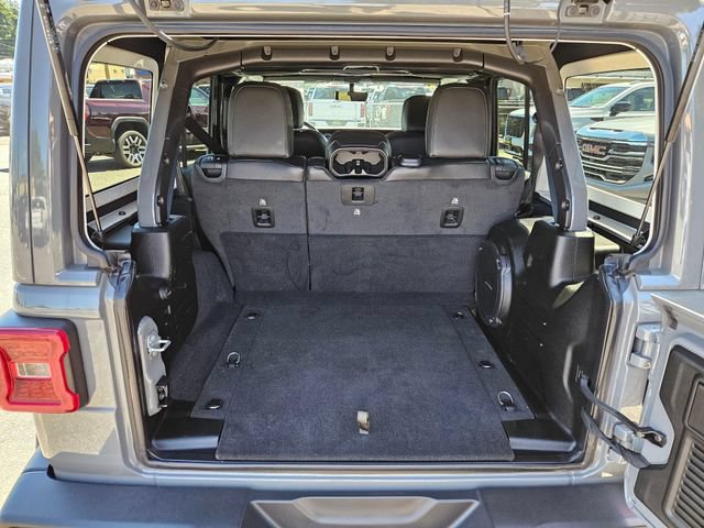 Used 2021 Jeep Wrangler Unlimited Sahara w/ Uconnect 4C Nav & Sound Group AWD/4WD image 12