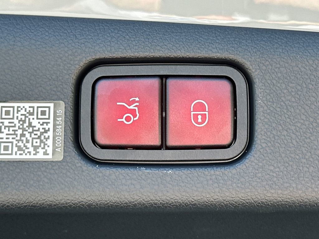 New 2026 Mercedes-Benz E 450 4MATIC Sedan image 21