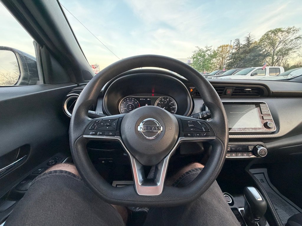 Used 2019 Nissan Kicks SV image 12
