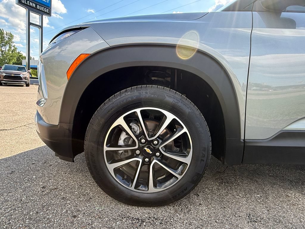 Certified 2024 Chevrolet TrailBlazer LT AWD/4WD image 11