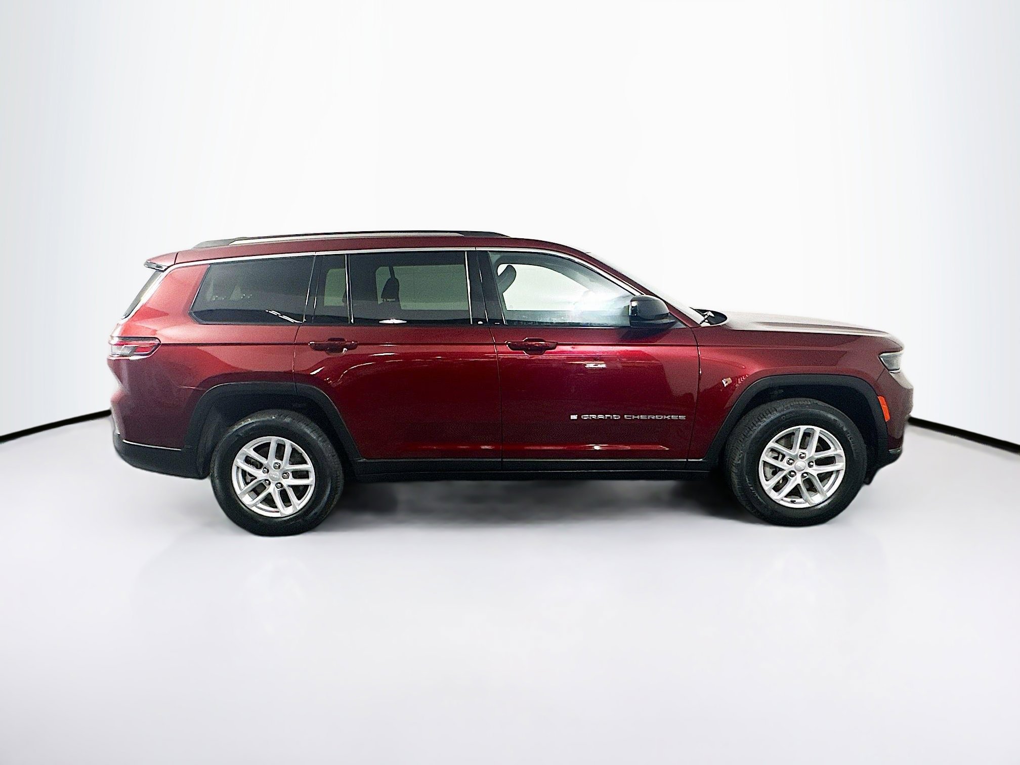 Used 2023 Jeep Grand Cherokee L Laredo image 10