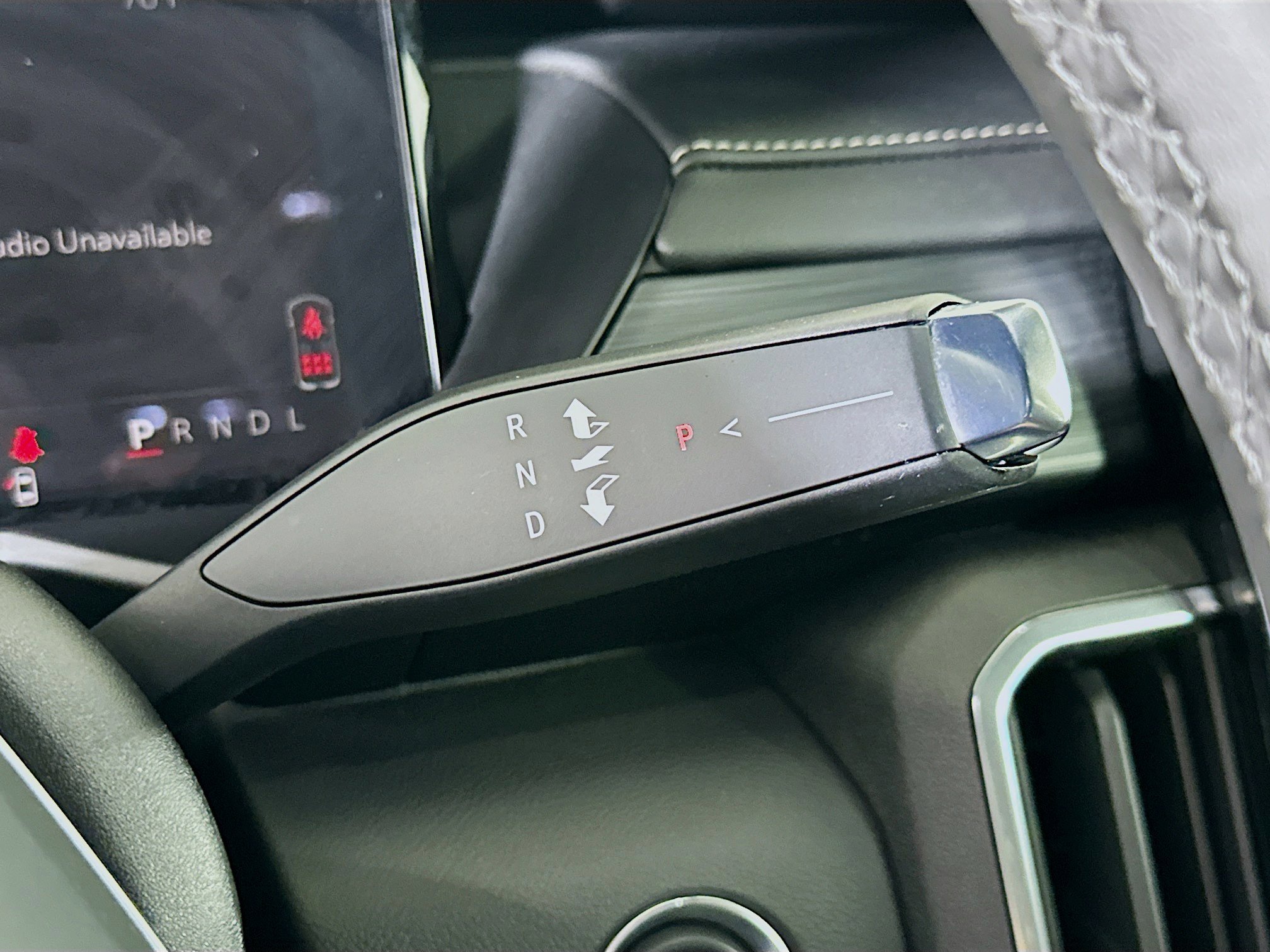 Used 2025 GMC Acadia Elevation image 25