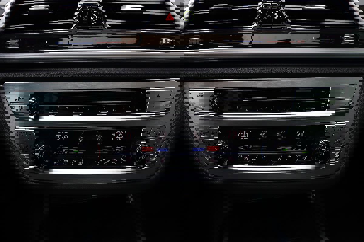 Used 2018 BMW 750i 750i image 27