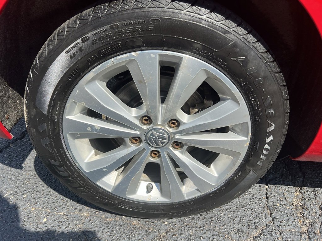 Used 2018 Volkswagen Golf SE image 38