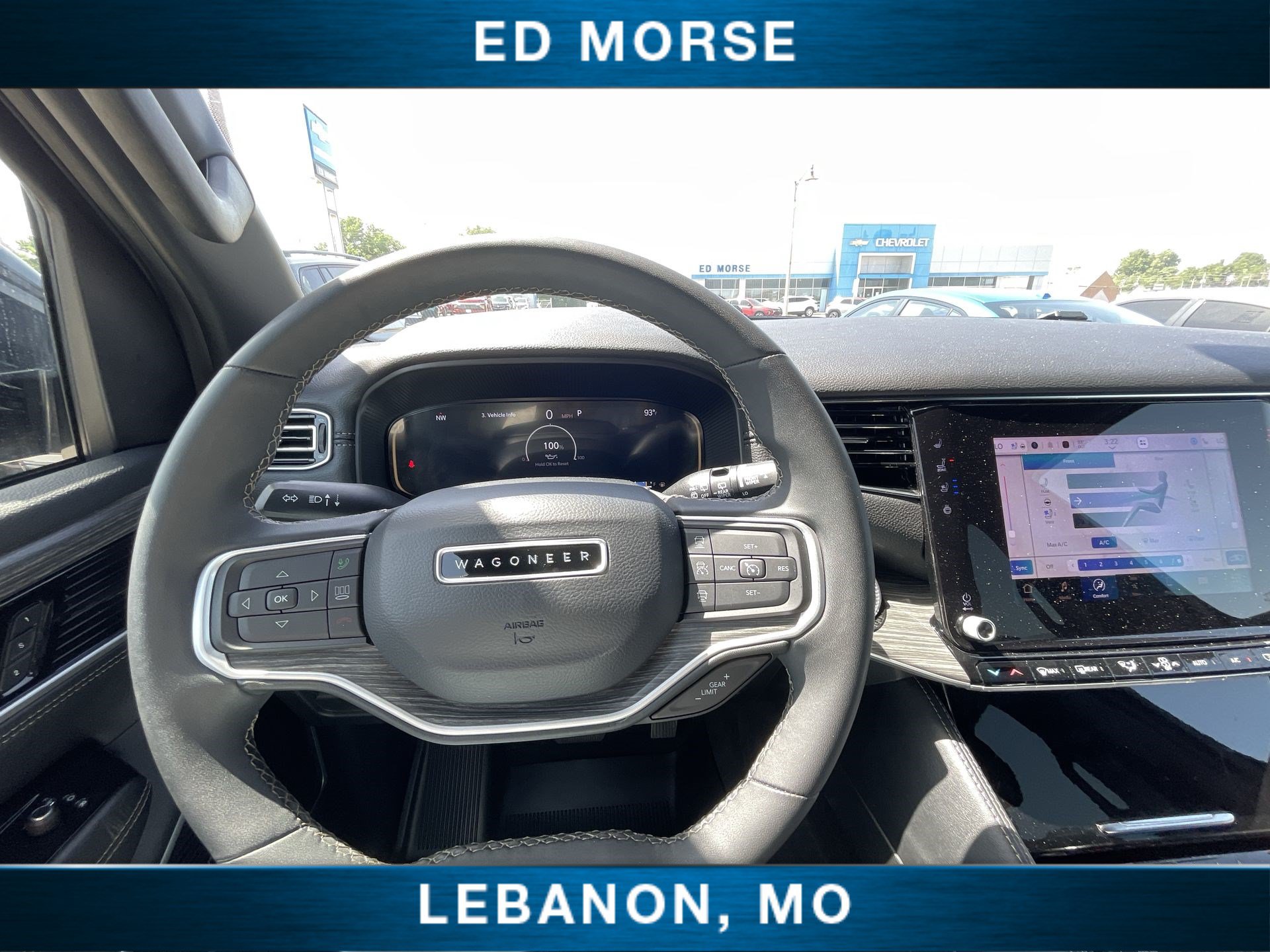 Used 2024 Jeep Wagoneer L Series II w/ Flexible Seating Group AWD/4WD image 11