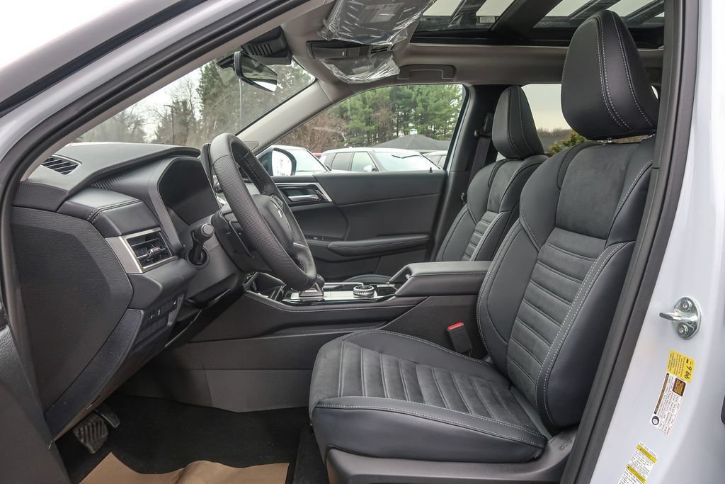 New 2026 Mitsubishi Outlander AWD image 26