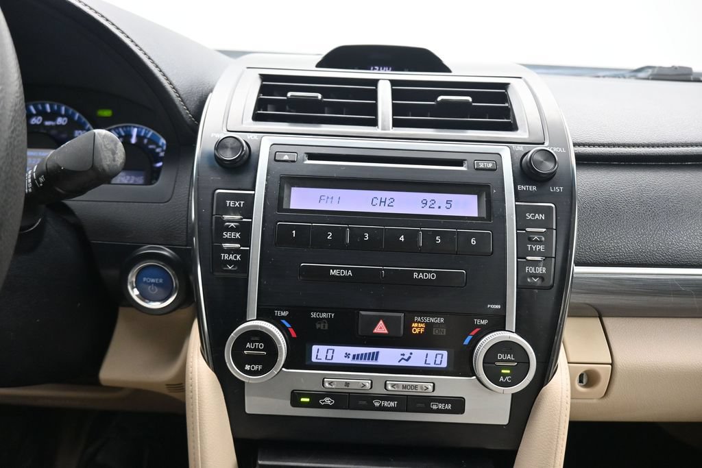 Used 2012 Toyota Camry LE FWD image 16