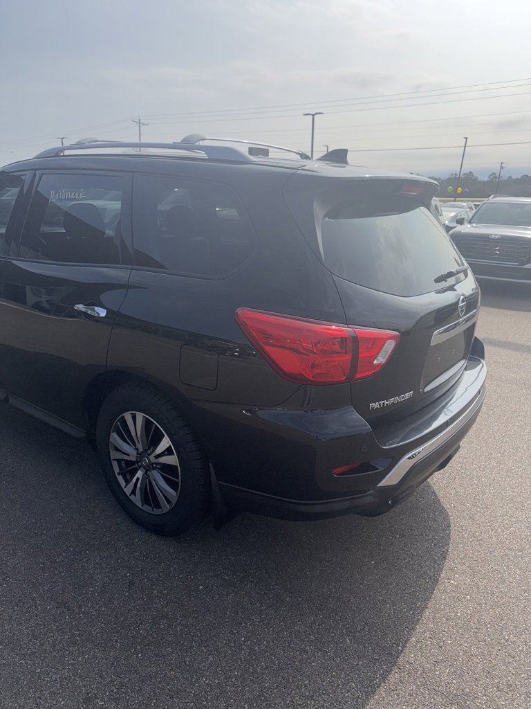 Used 2020 Nissan Pathfinder S image 12