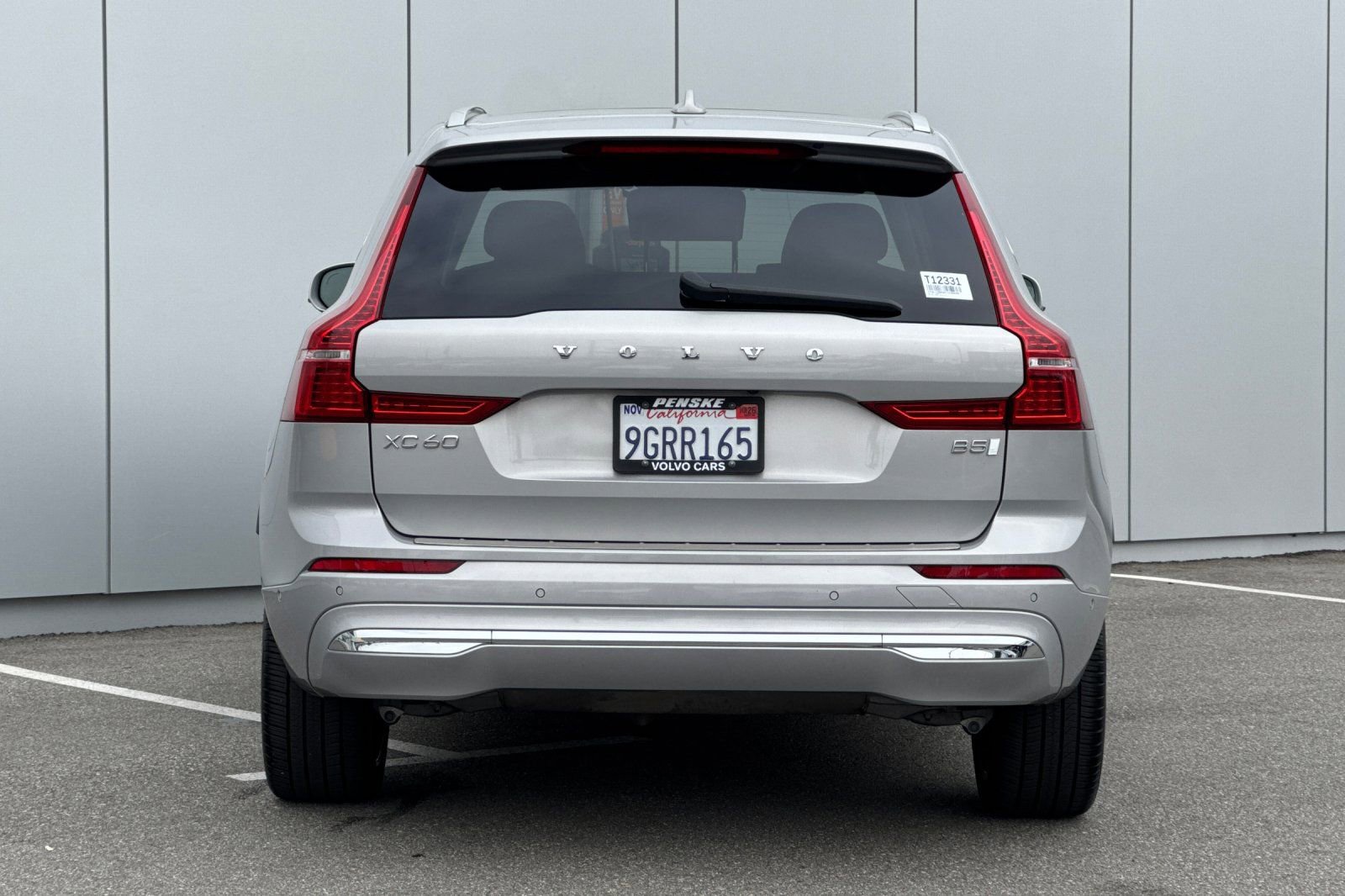 Used 2023 Volvo XC60 B5 Ultimate w/ Protection Package Premier FWD image 4
