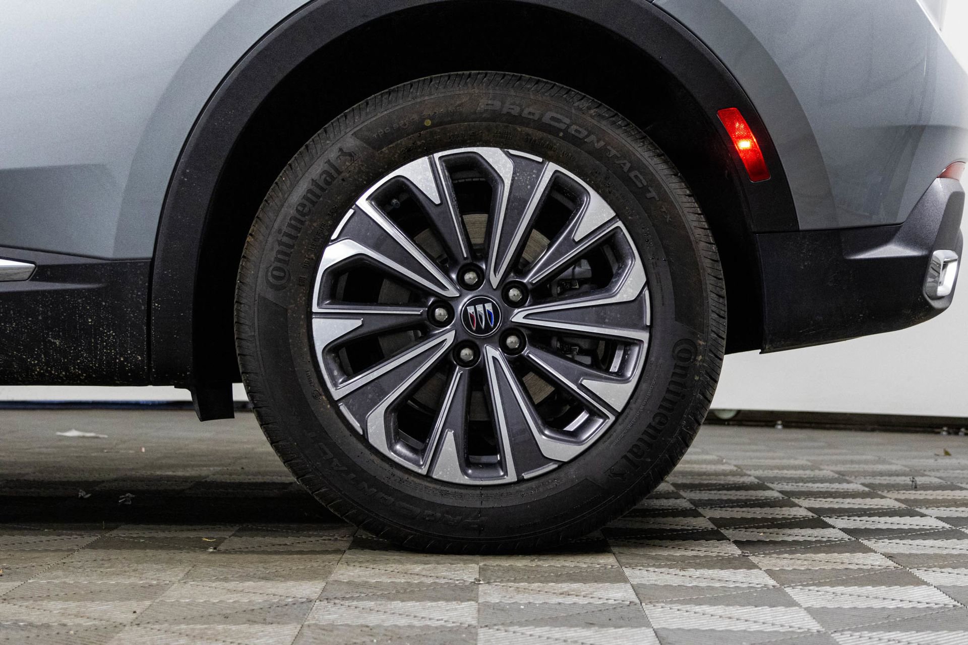 Certified 2025 Buick Envision Preferred image 42