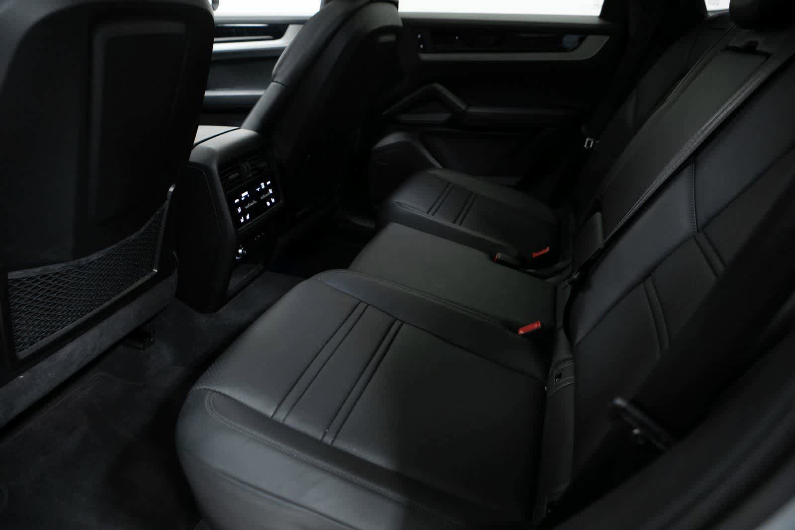 Certified 2025 Porsche Cayenne S image 29