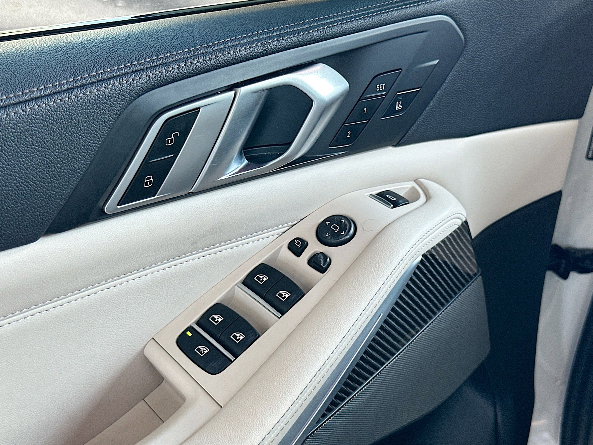 Used 2022 BMW X5 M50i image 18