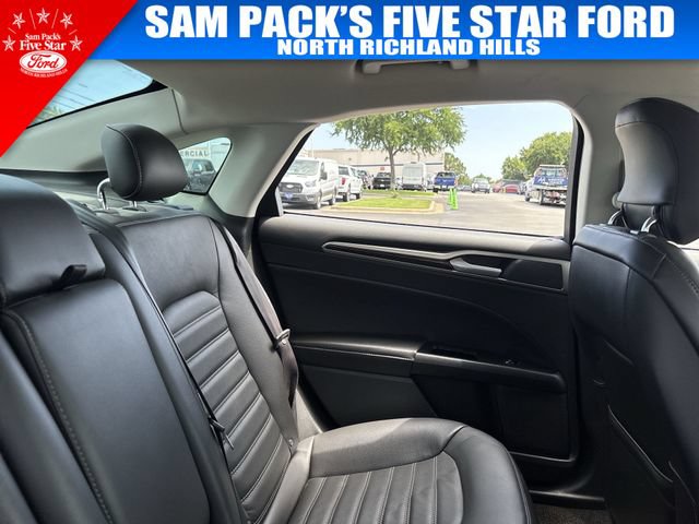 Used 2014 Ford Fusion SE w/ Equipment Group 202A FWD image 16