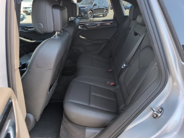Used 2020 Porsche Macan S AWD/4WD image 15
