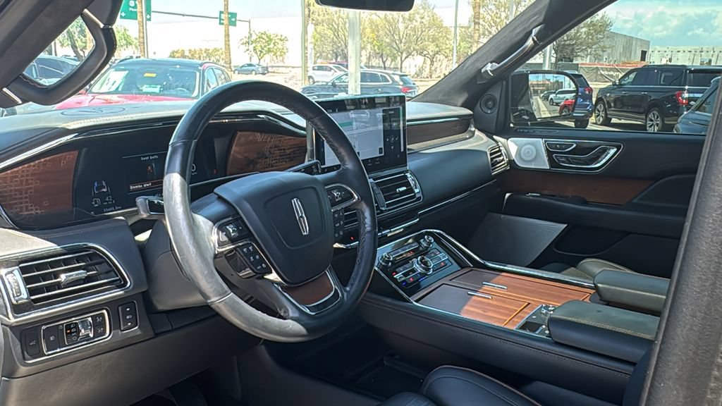 Used 2022 Lincoln Navigator Black Label AWD/4WD image 18