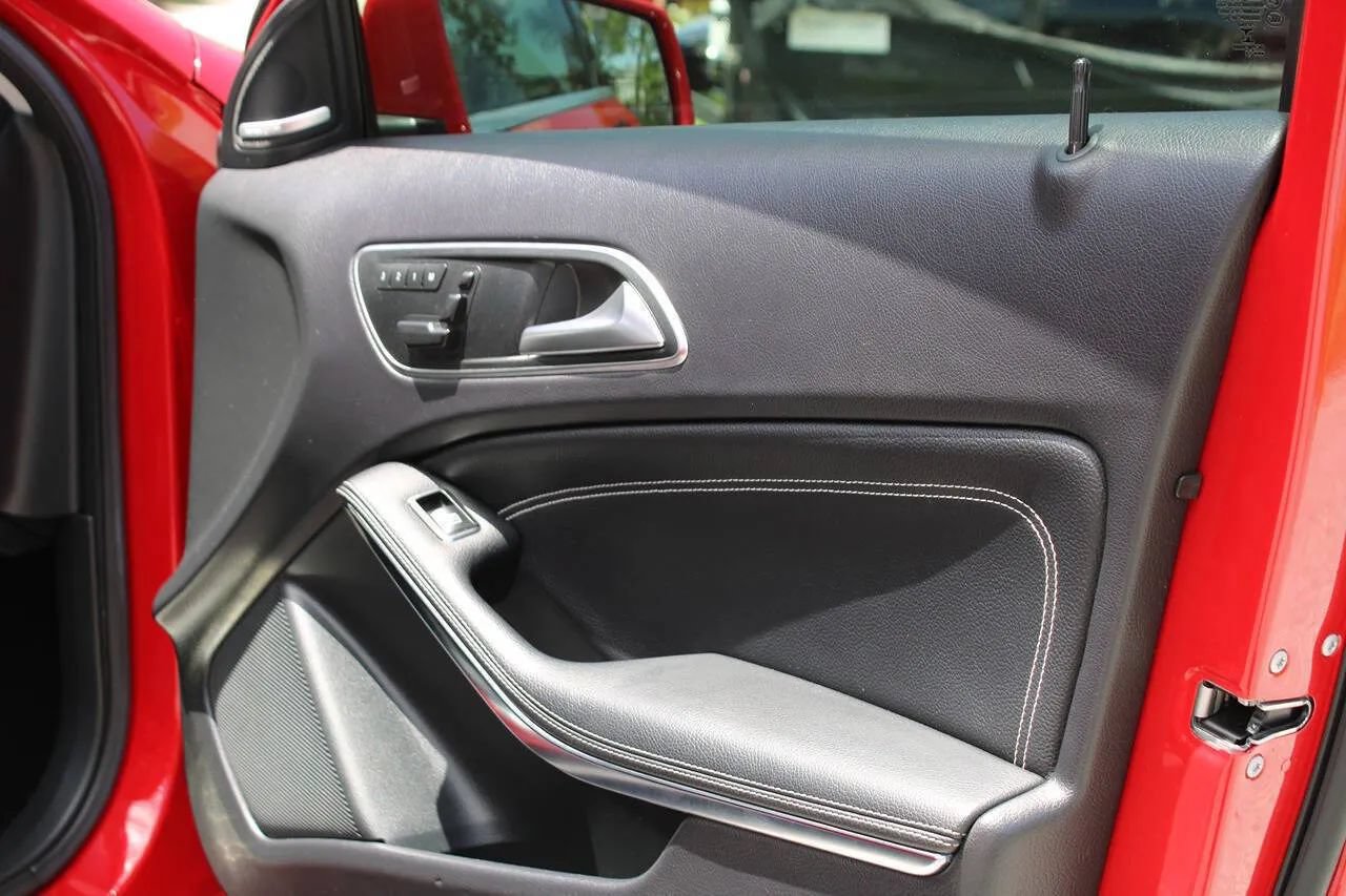 Used 2015 Mercedes-Benz GLA 250 4MATIC w/ Premium Package image 13