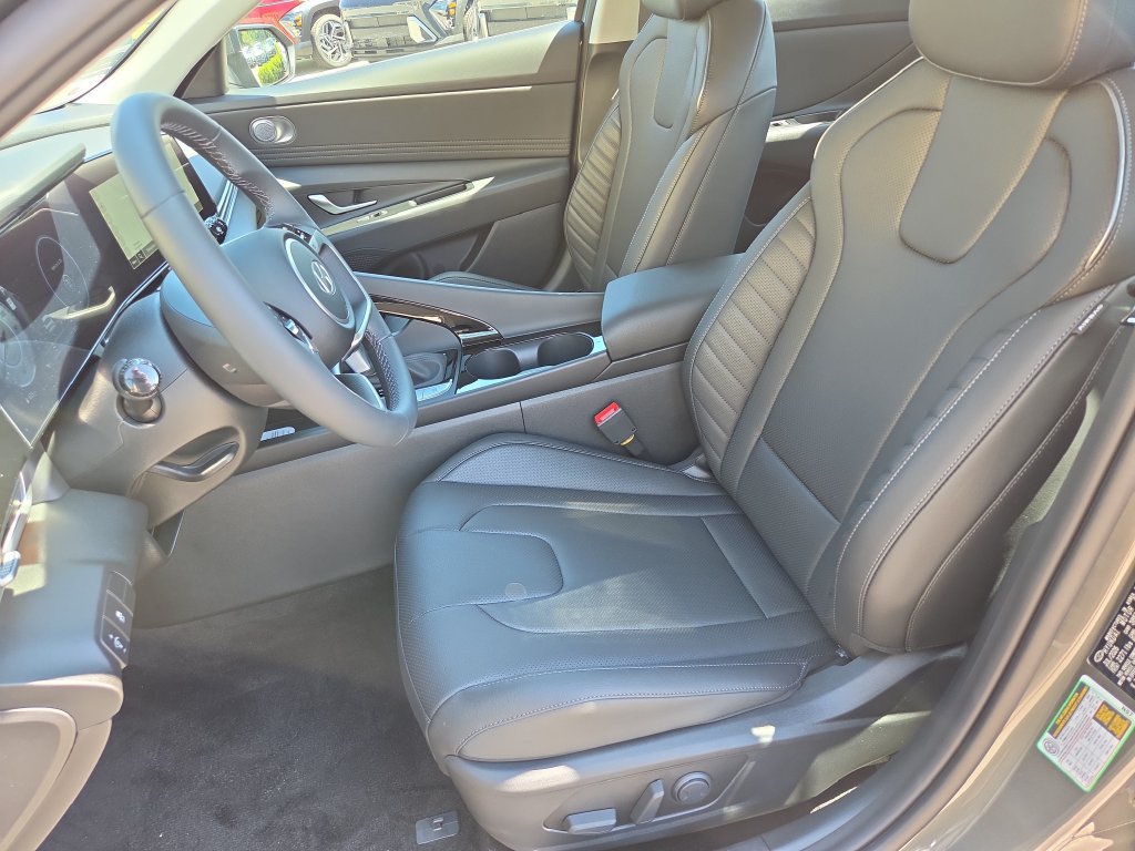 New 2026 Hyundai Elantra Limited FWD image 11