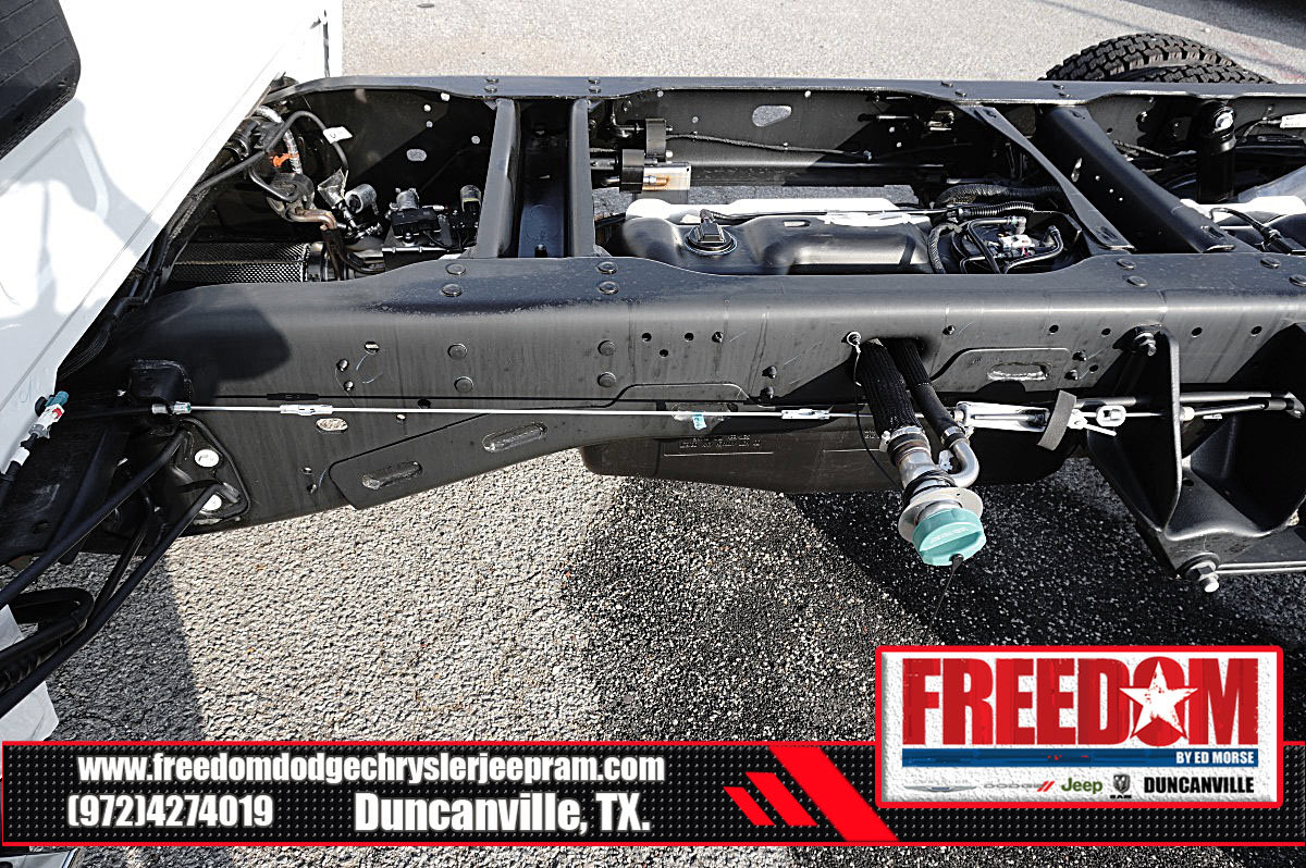 New 2026 RAM 4500 4x4 Crew Cab DRW w/ Laramie Trim Package image 45