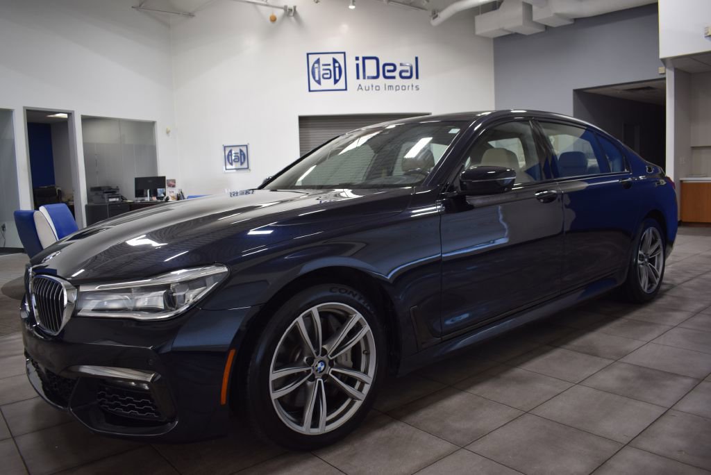 Used 2017 BMW 750i xDrive image 1