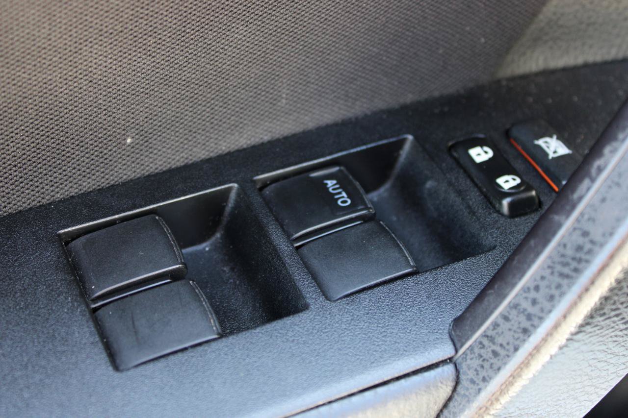 Used 2019 Toyota Corolla LE FWD image 15