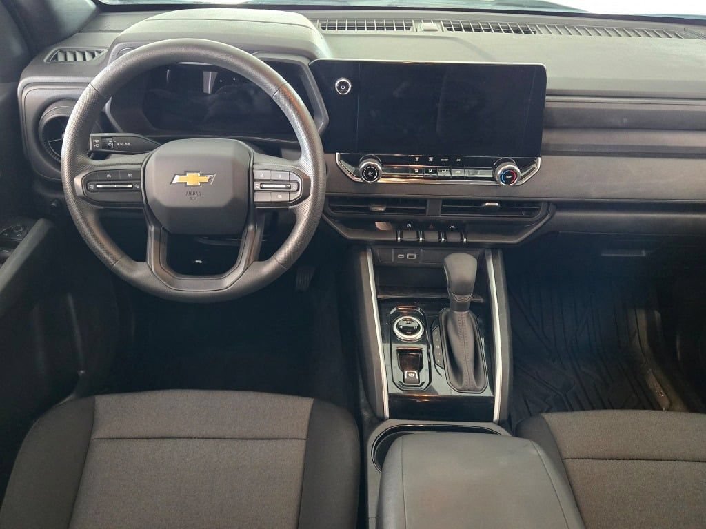 Used 2025 Chevrolet Colorado W/T AWD/4WD image 17
