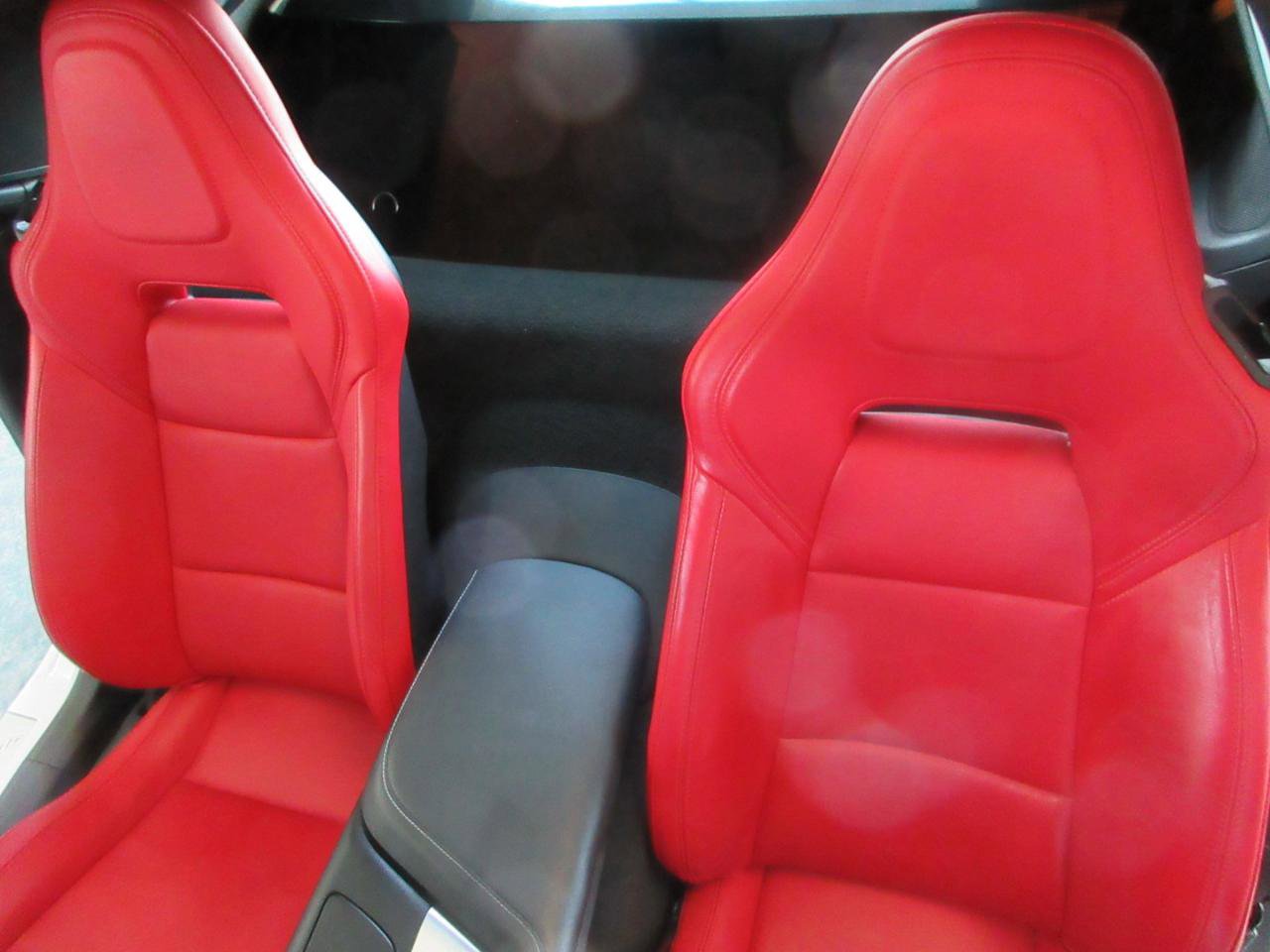 Used 2017 Chevrolet Corvette Stingray Coupe w/ Carbon Flash Badge Package image 33