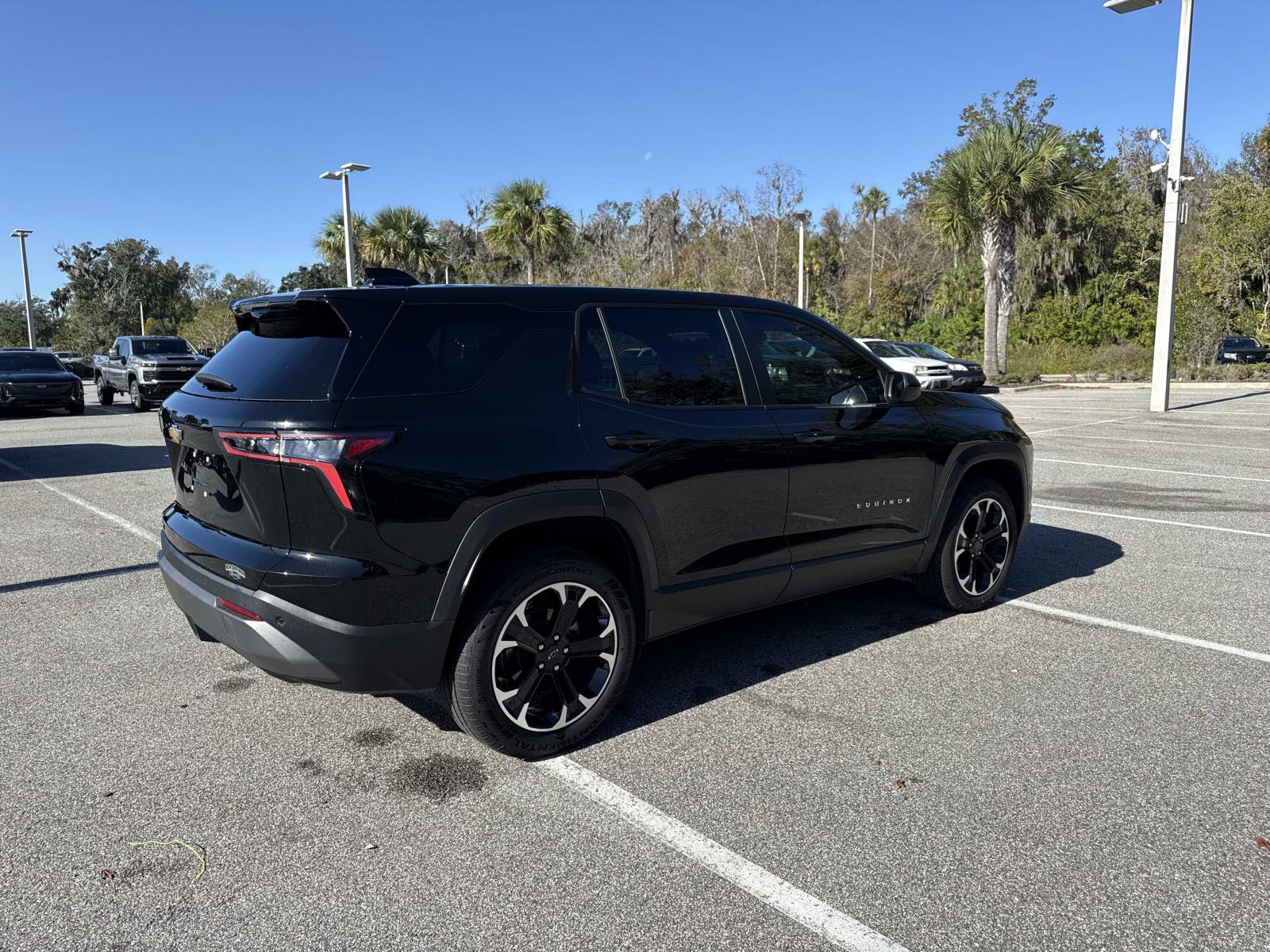 Used 2025 Chevrolet Equinox LT image 3