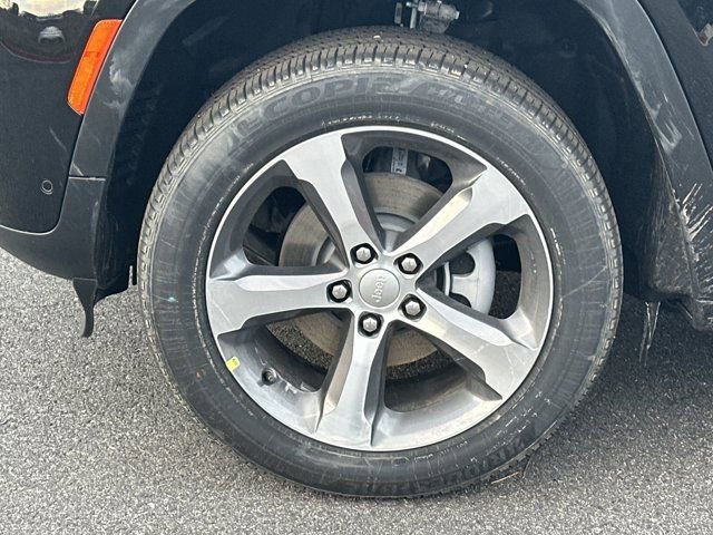 New 2026 Jeep Grand Cherokee Limited w/ Luxury Tech Group II image 13