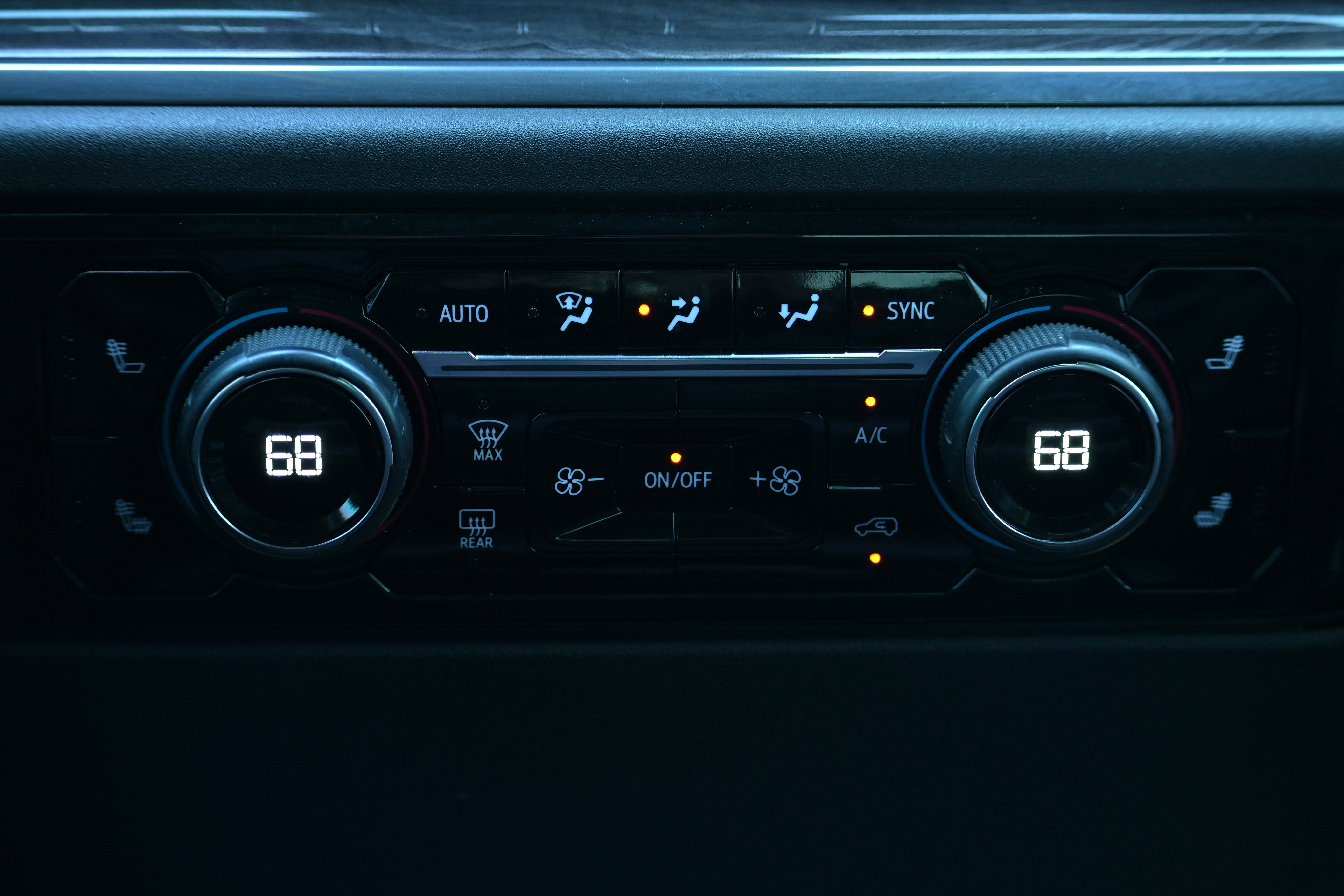 Used 2024 Chevrolet Silverado 2500 LTZ image 13