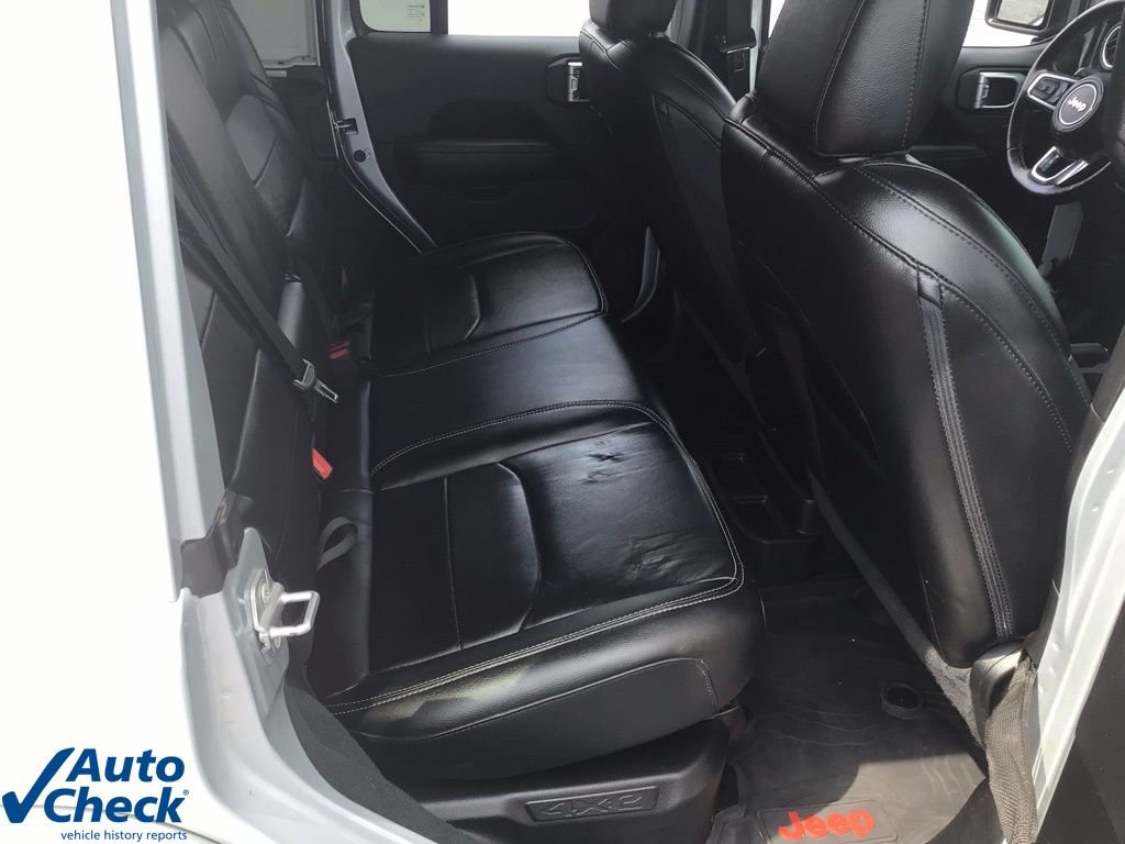 Used 2022 Jeep Wrangler Unlimited Sahara w/ Cold Weather Group image 16