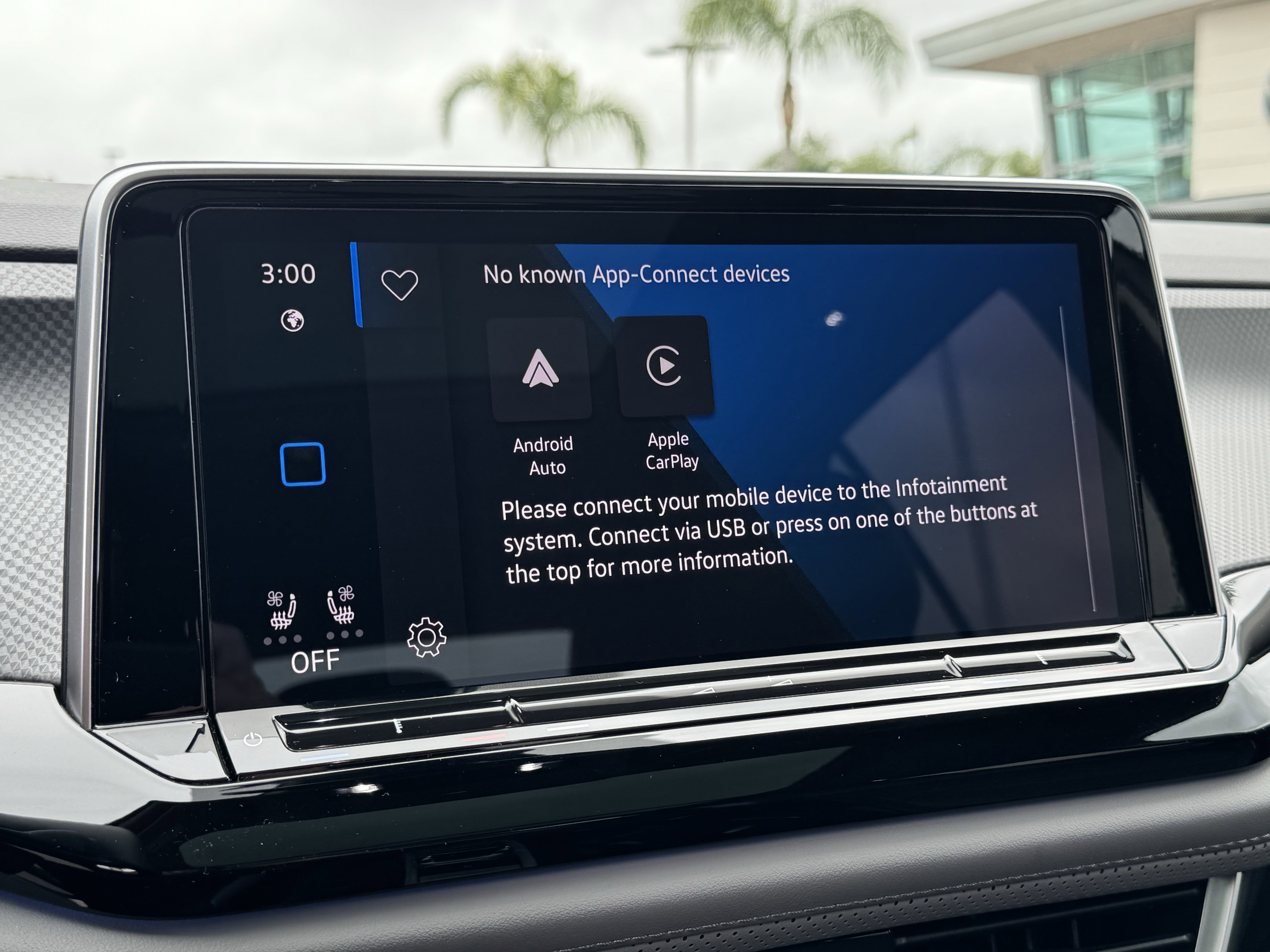 Certified 2024 Volkswagen Atlas Peak Edition SE image 26