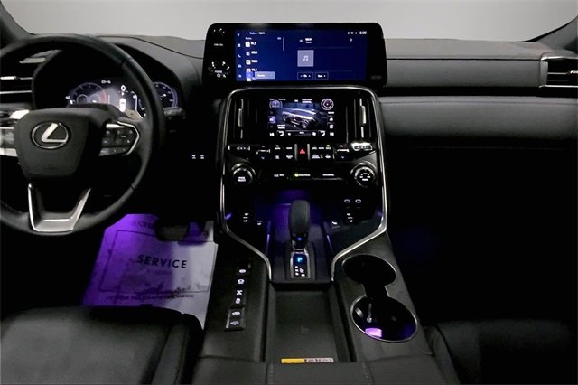 Used 2025 Lexus LX 700h Overtrail image 12