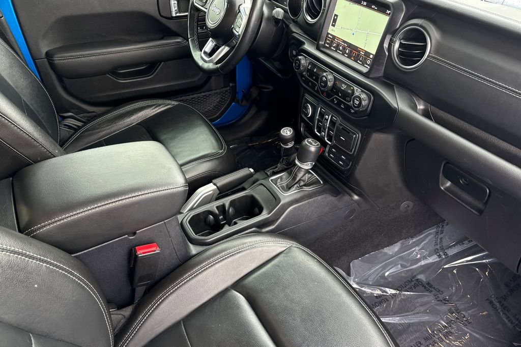 Used 2021 Jeep Wrangler Unlimited Sahara w/ Cold Weather Group AWD/4WD image 16