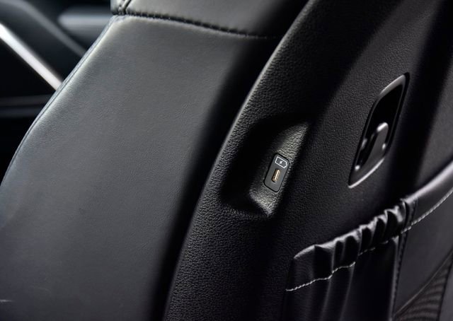 Used 2022 Kia Telluride S image 14