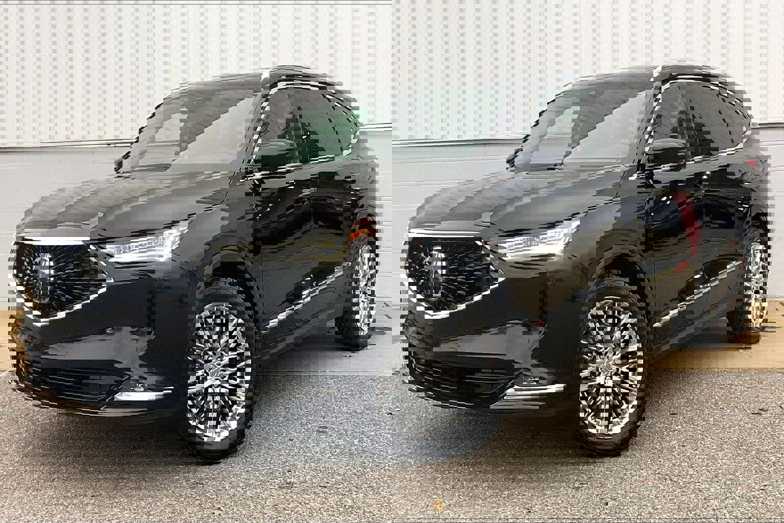 Used 2023 Acura MDX SH-AWD w/ Advance Package image 2