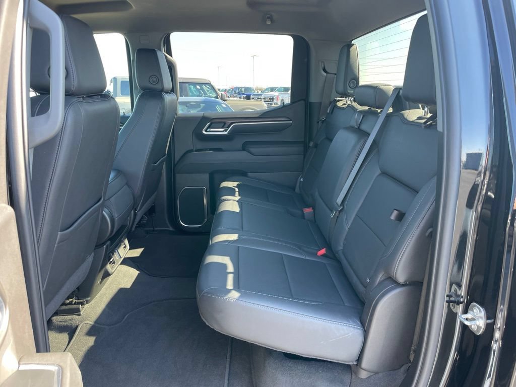 Used 2025 GMC Sierra 1500 SLT AWD/4WD image 9
