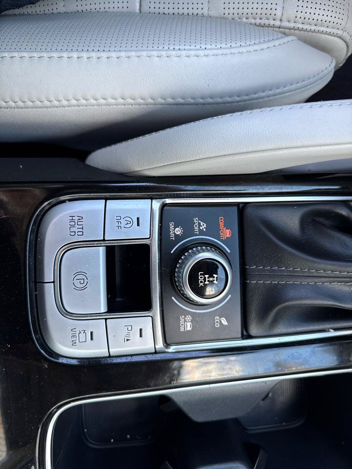 Used 2020 Kia Telluride SX w/ SX Prestige Package AWD/4WD image 12