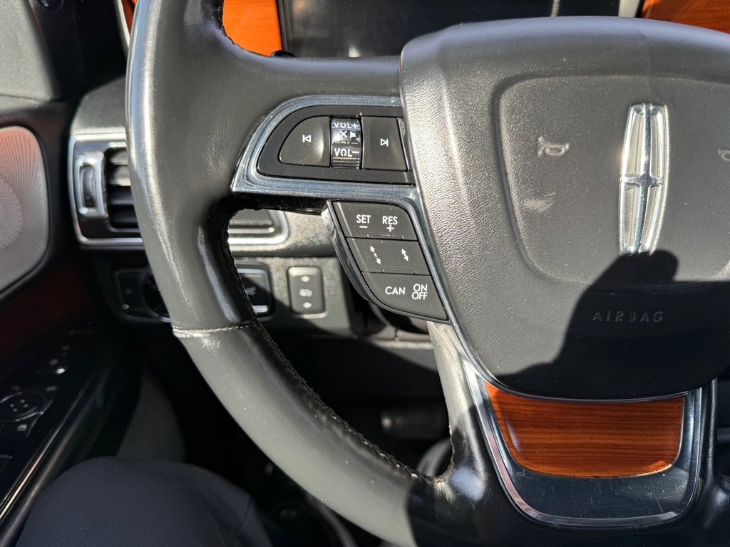 Used 2018 Lincoln Navigator L Reserve w/ Technology Package image 35