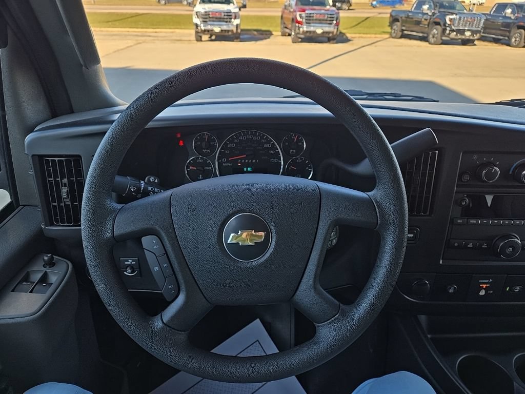 Used 2025 Chevrolet Express 3500 LT w/ LT Preferred Equipment Group RWD image 17