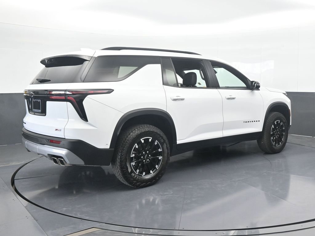 Used 2024 Chevrolet Traverse Z71 w/ Enhanced Driving Package image 6