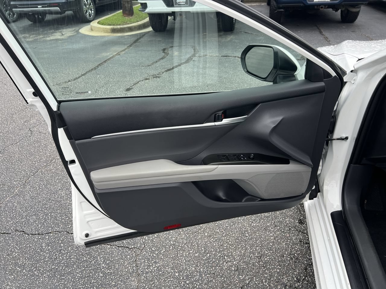 Used 2024 Toyota Camry SE FWD image 14