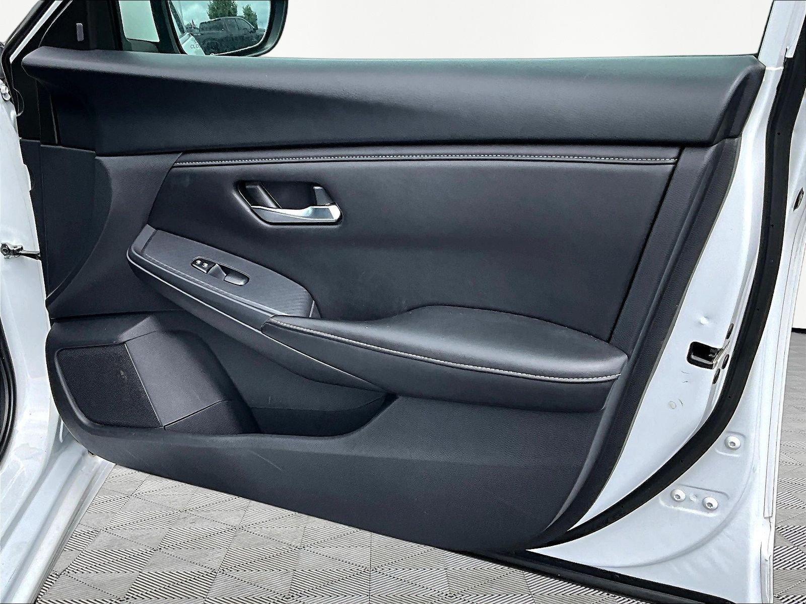 Used 2023 Nissan Sentra SV FWD image 28
