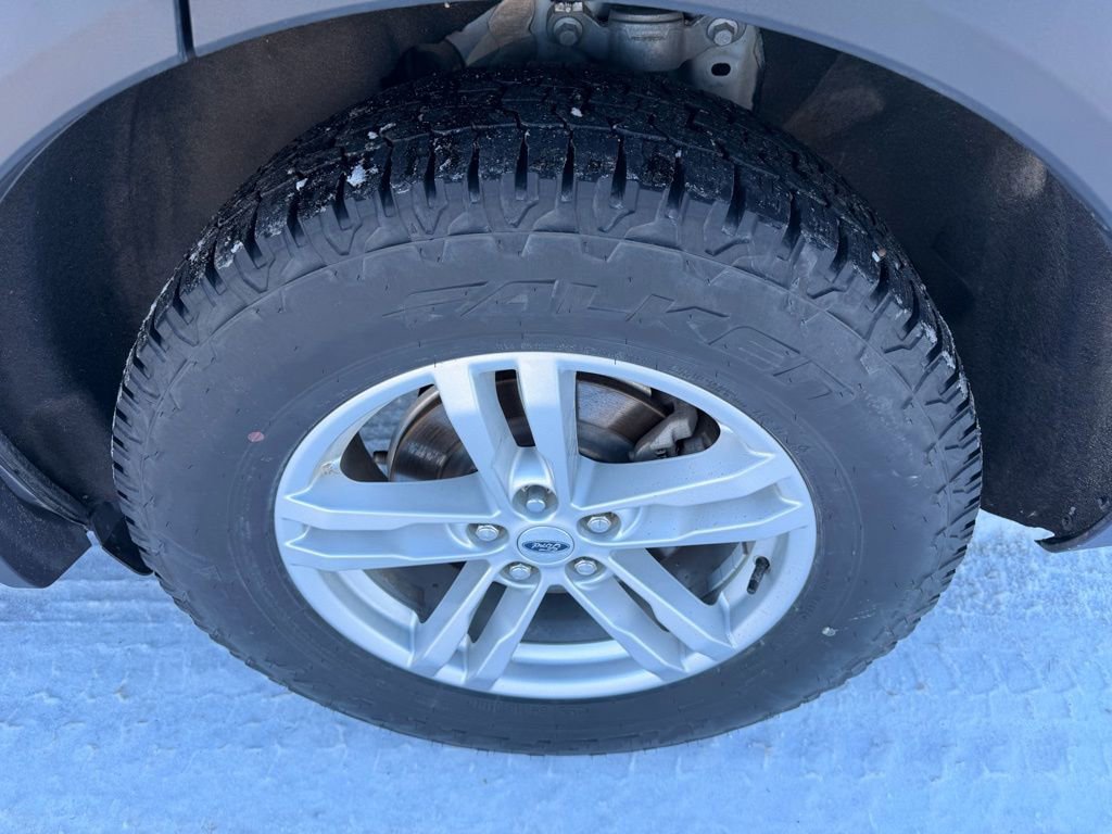 Used 2020 Ford Explorer XLT w/ Equipment Group 202A image 9