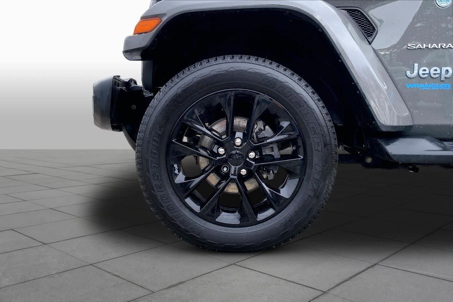 Used 2021 Jeep Wrangler Unlimited Sahara w/ Cold Weather Group AWD/4WD image 11