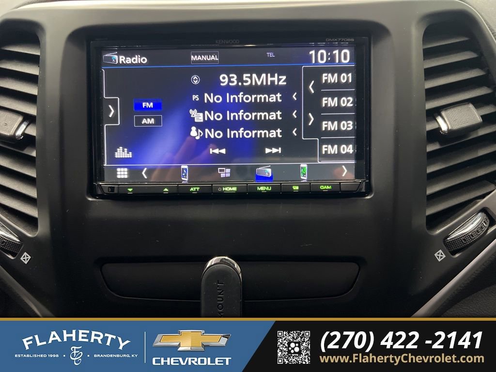 Used 2018 Jeep Cherokee Latitude w/ Altitude Package image 28