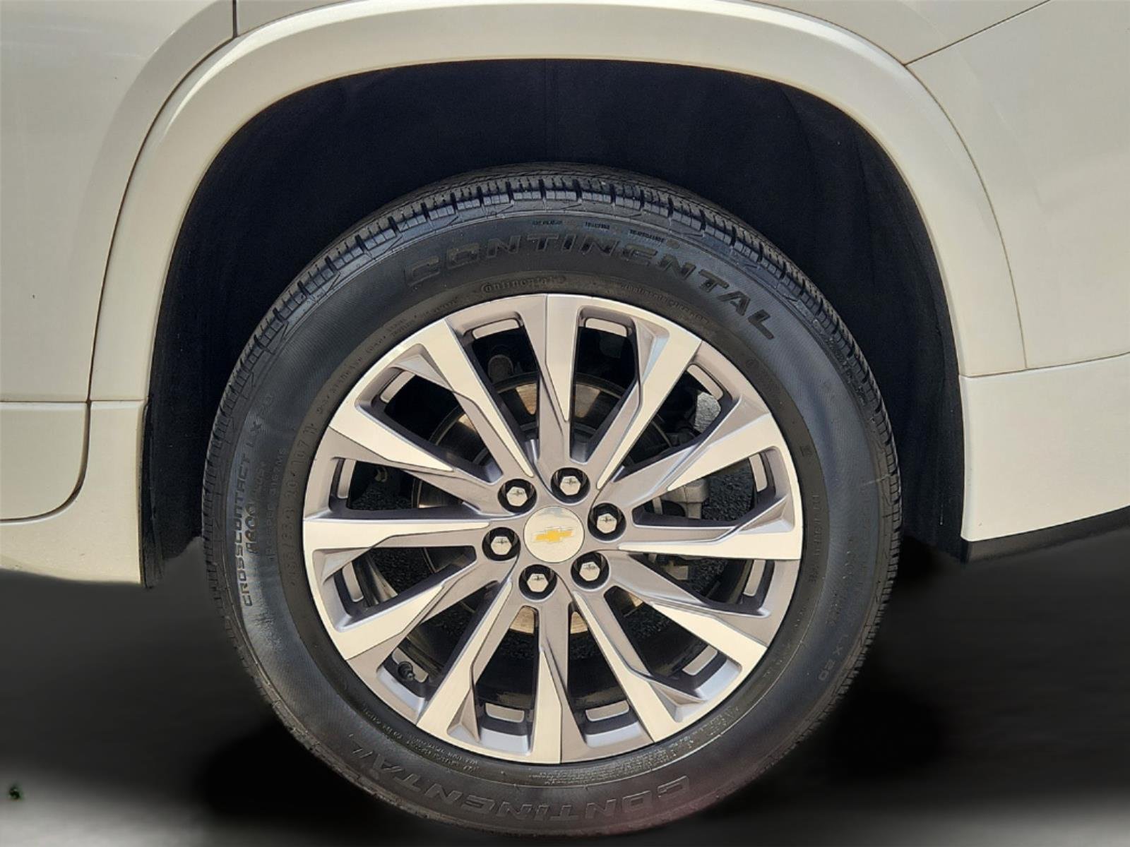 Used 2023 Chevrolet Traverse Premier AWD/4WD image 34